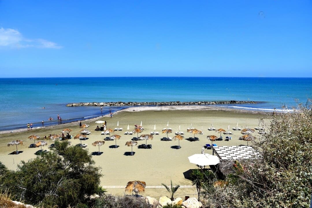 Faros Beach