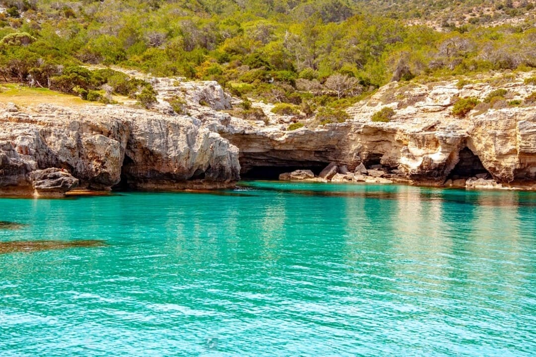 Manolis Bay - Sea Caves